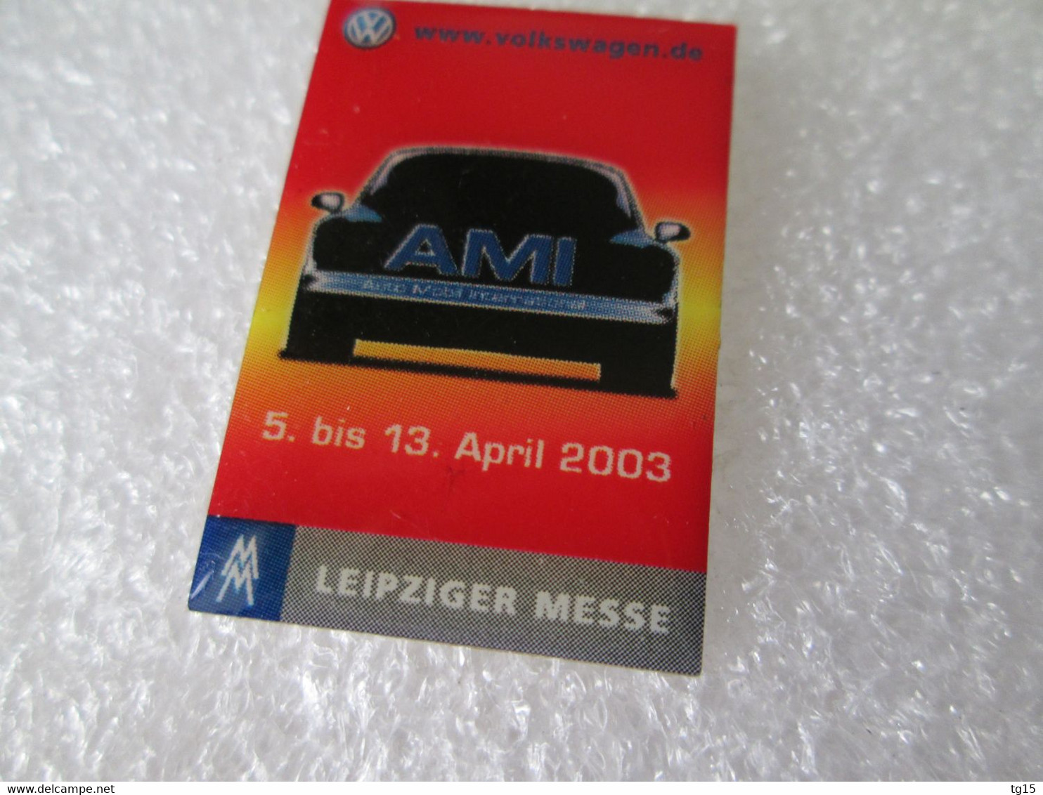 PIN'S    VOLKSWAGEN    AUTO  MOBIL  INTERNATIONAL  2003 - Volkswagen