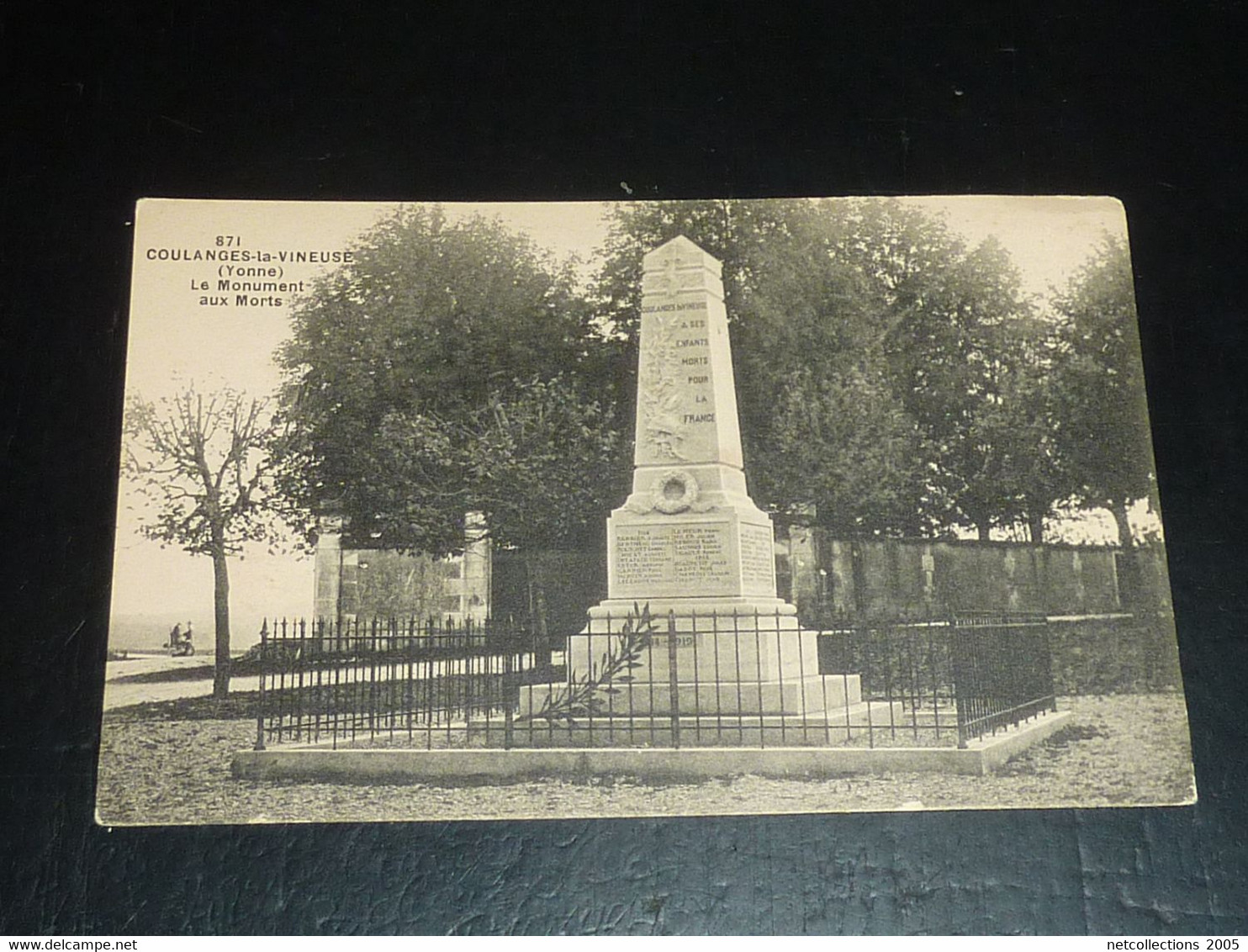 COULANGES-LA-VINEUSE - LE MONUMENT AUX MORTS - 89 YONNE (B.V) - Coulanges La Vineuse