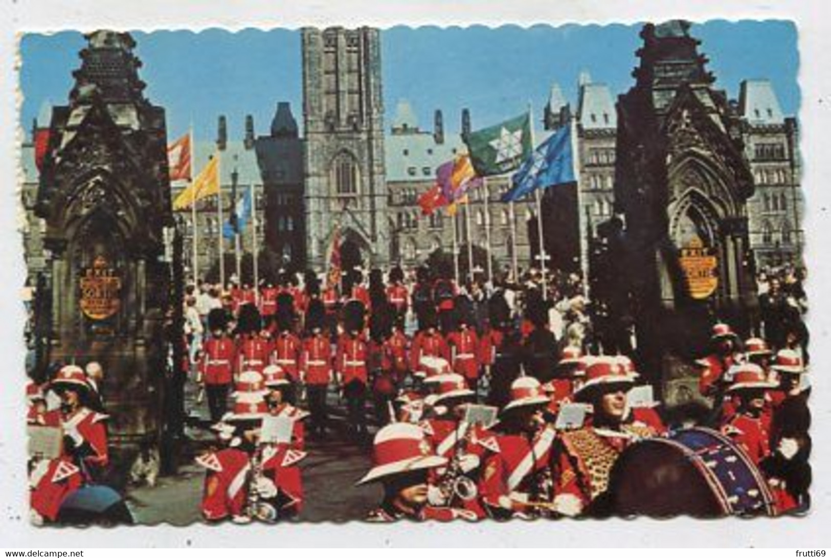 AK 03901 CANADA - Changing Of The Guards With The Canadian Guards Band - Cartes Modernes