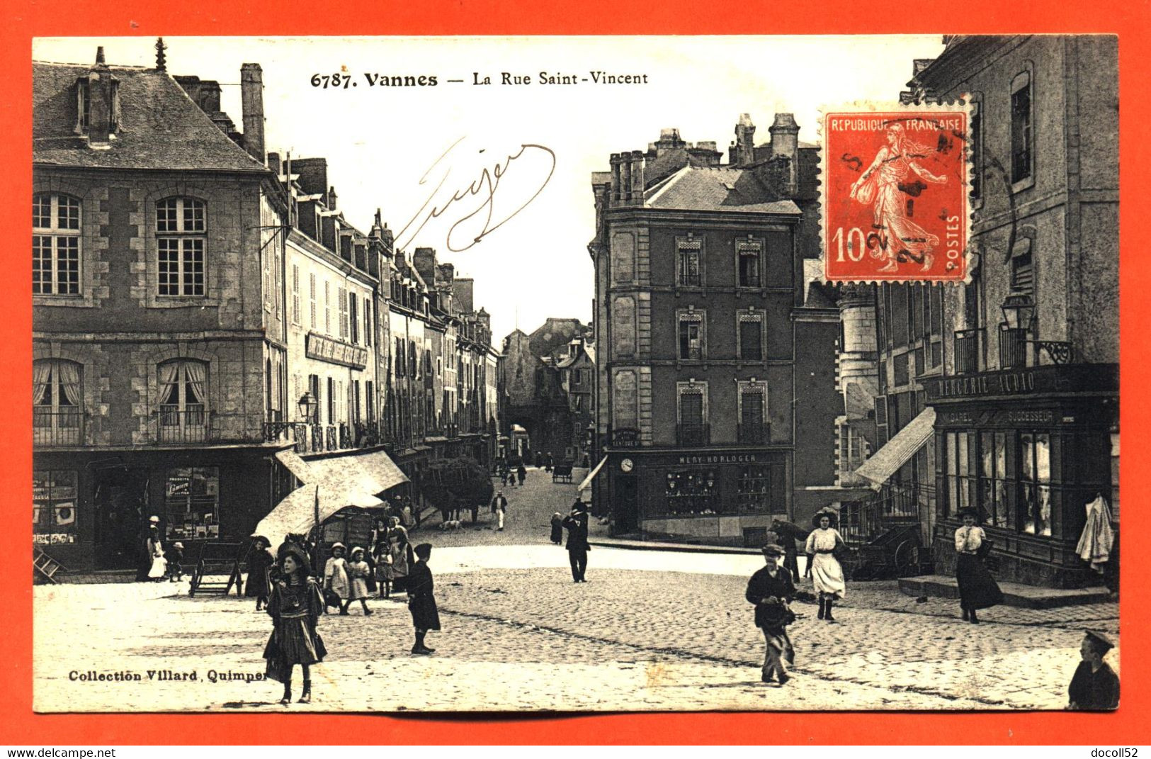 CPA 56 Vannes " La Rue Saint Vincent " - Vannes