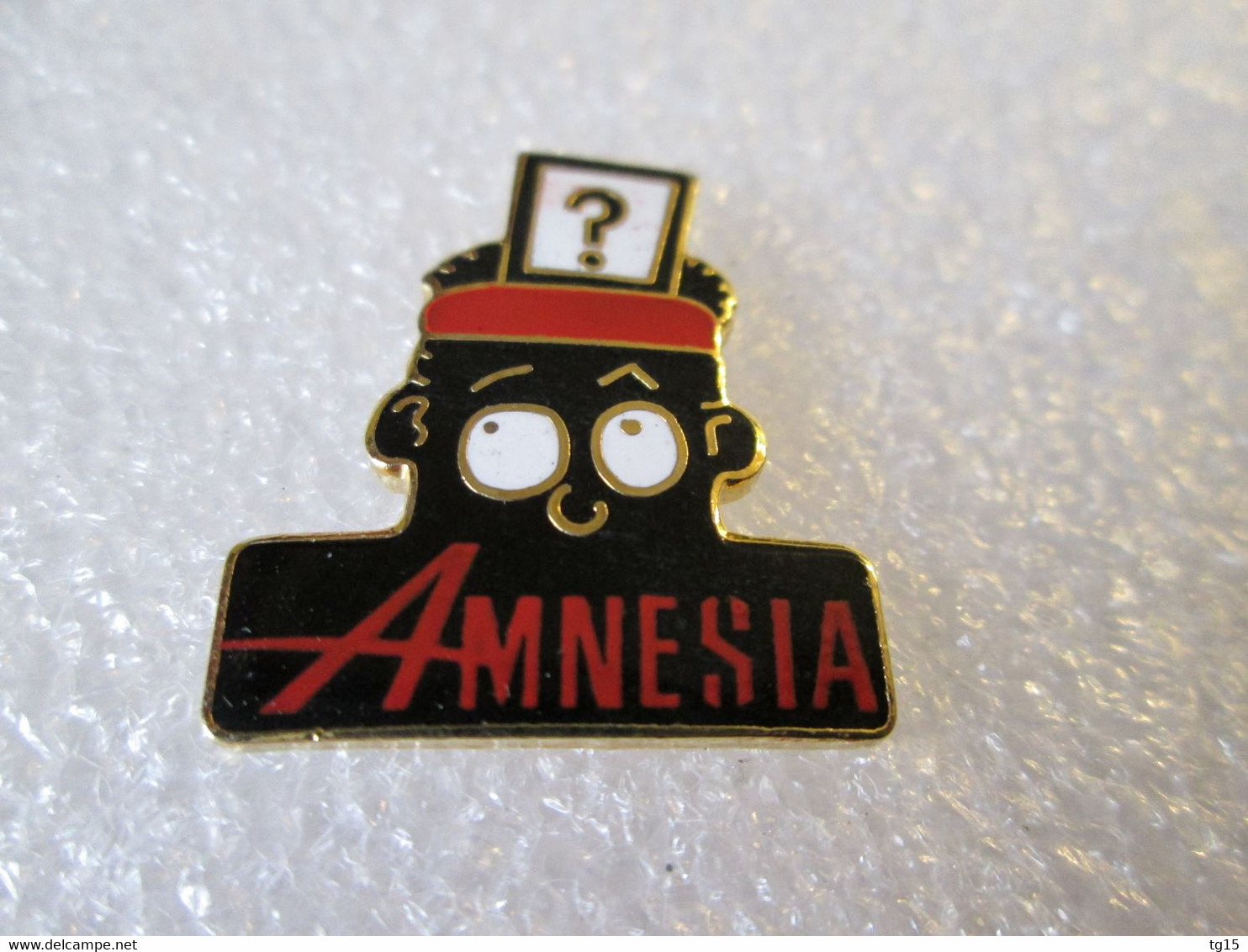 PIN'S   JEU DE SOCIÉTÉ    AMNESIA       Email Grand Feu   PROMEX - Games