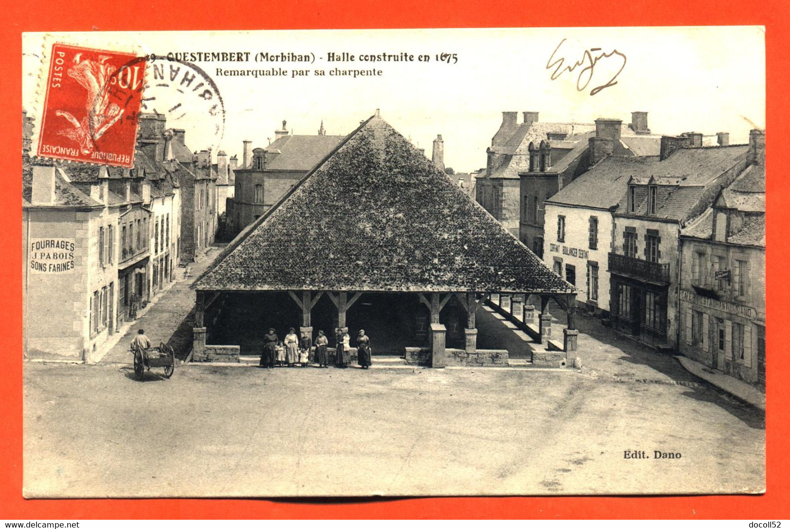 CPA 56  Questembert " Halle Construite En 1675 " - Questembert