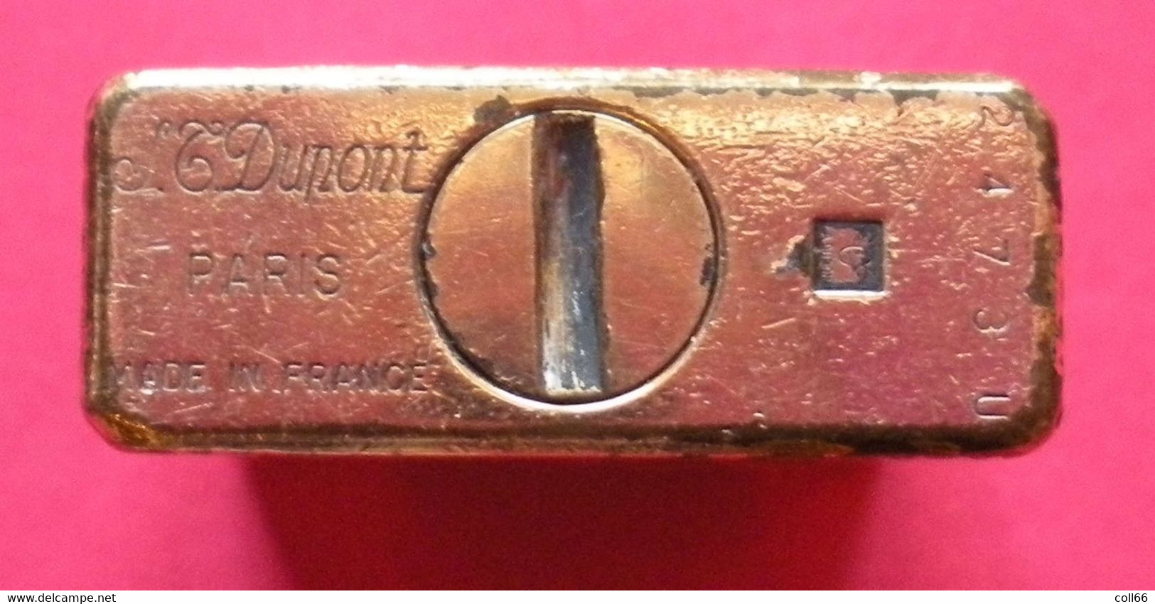 Original Briquet Dupont avec laque noire et idéogramme ancien dans son jus Bon état Doré à faire réviser