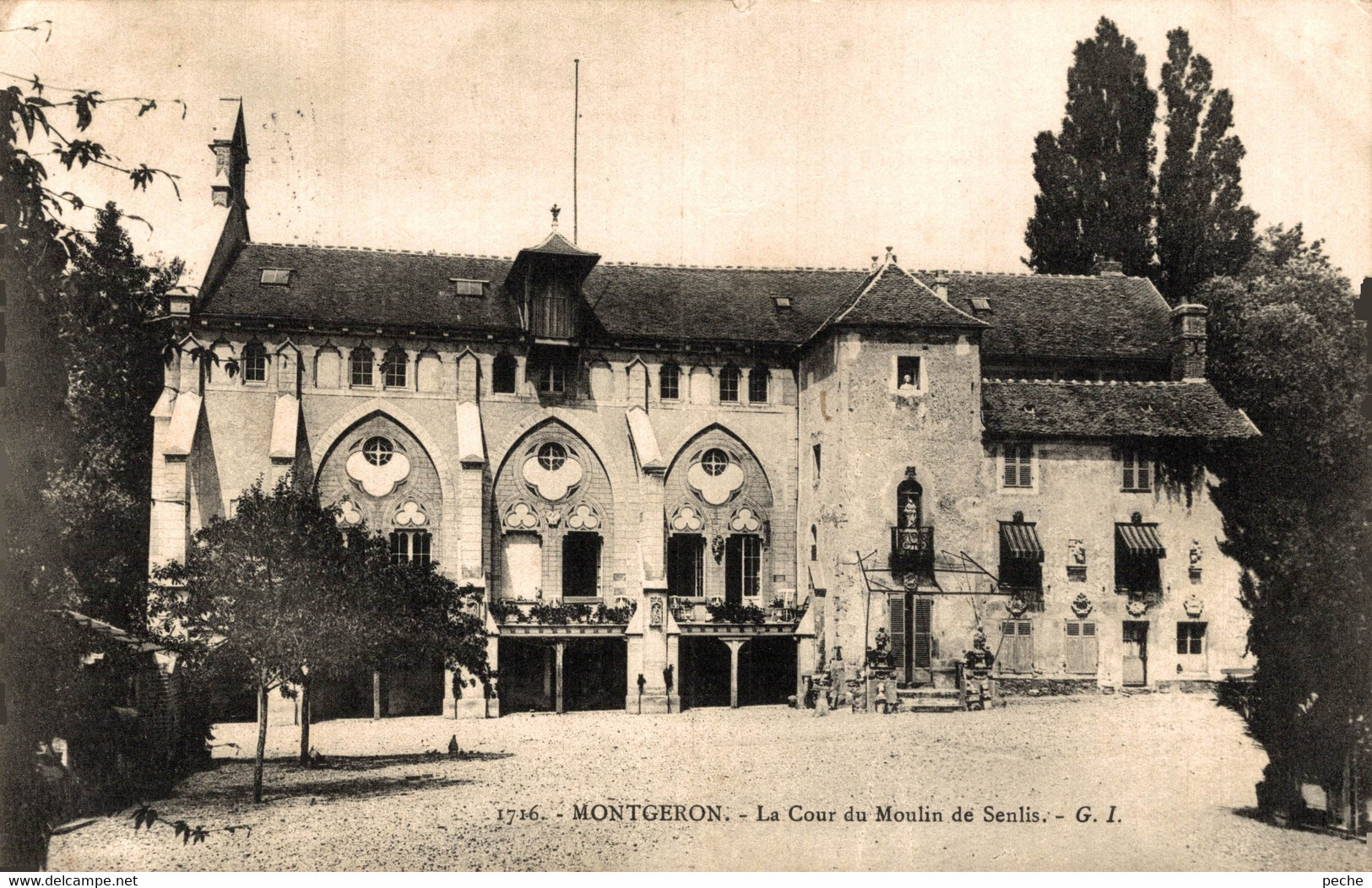 N°86465 -cpa Montgeron -la Cour Du Moulin De Senlis- - Montgeron