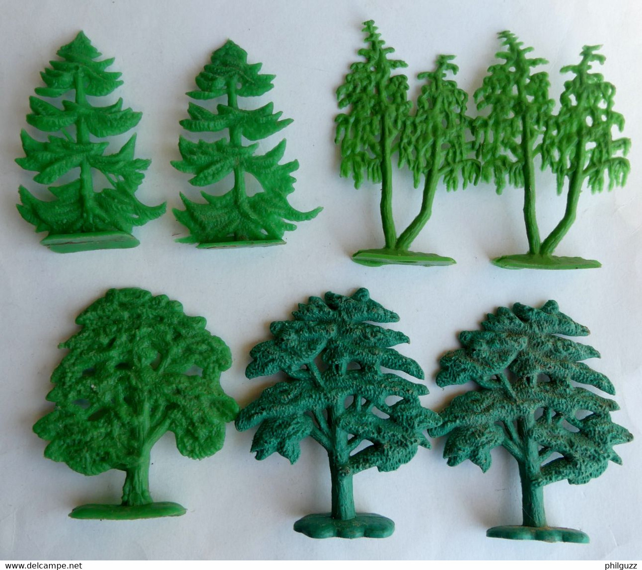 FIGURINES MARQUE INCONNUE DECORS LOT 7 ARBRES EN PLASTIQUE Souple RONDE BOSSE Figurine Arbre - Militari