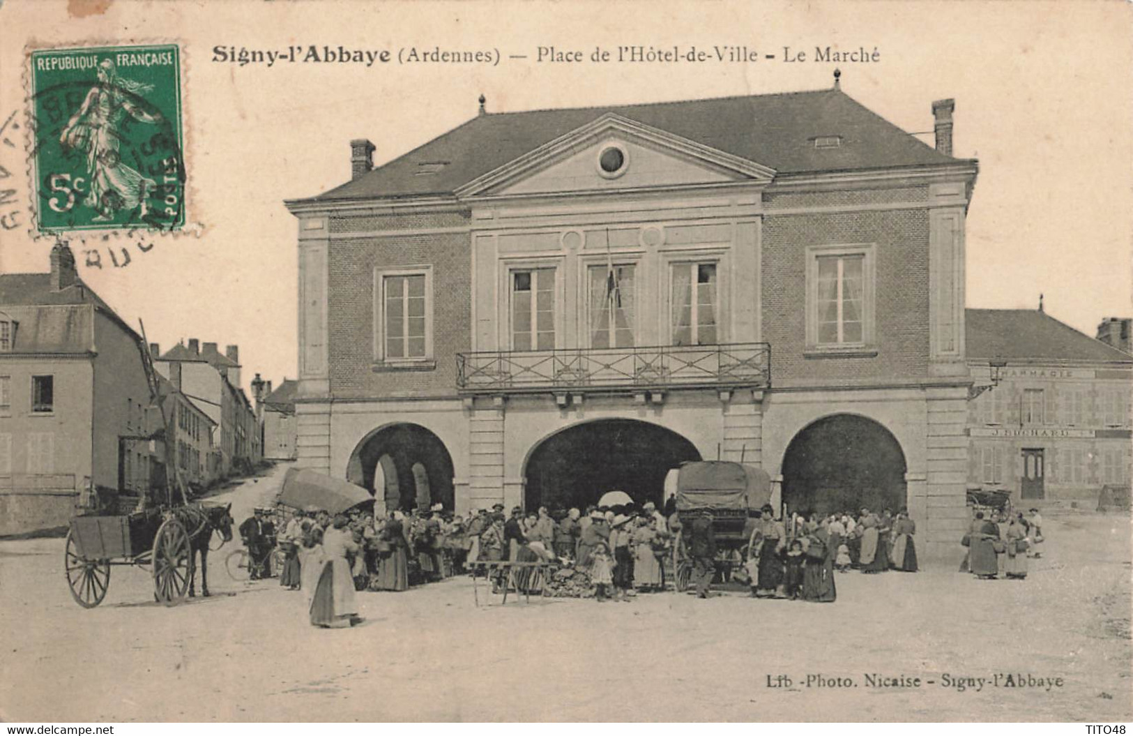 France (08 Ardennes) - Signy-l'Abbaye - Place De L'Hôtel De Ville - Le Marché - Other & Unclassified