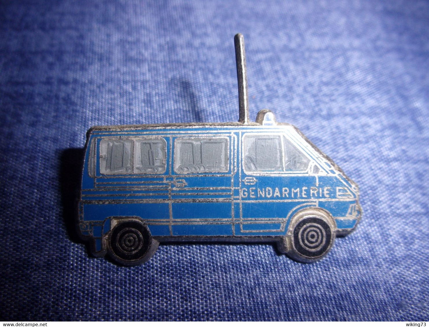 Pin's Renault Trafic De La Gendarmerie Nationale - 1980 - Ballard - Voiture - Automobile - Militaria