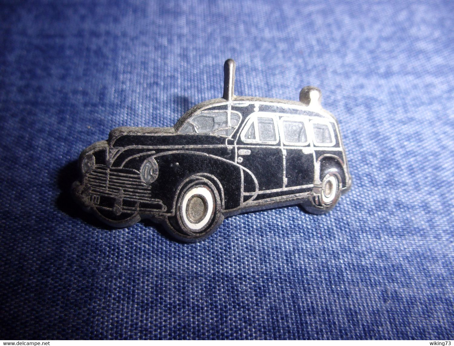 Pin's Peugeot 203 De La Gendarmerie Nationale - 1958 - Ballard - Voiture - Automobile - Militaria