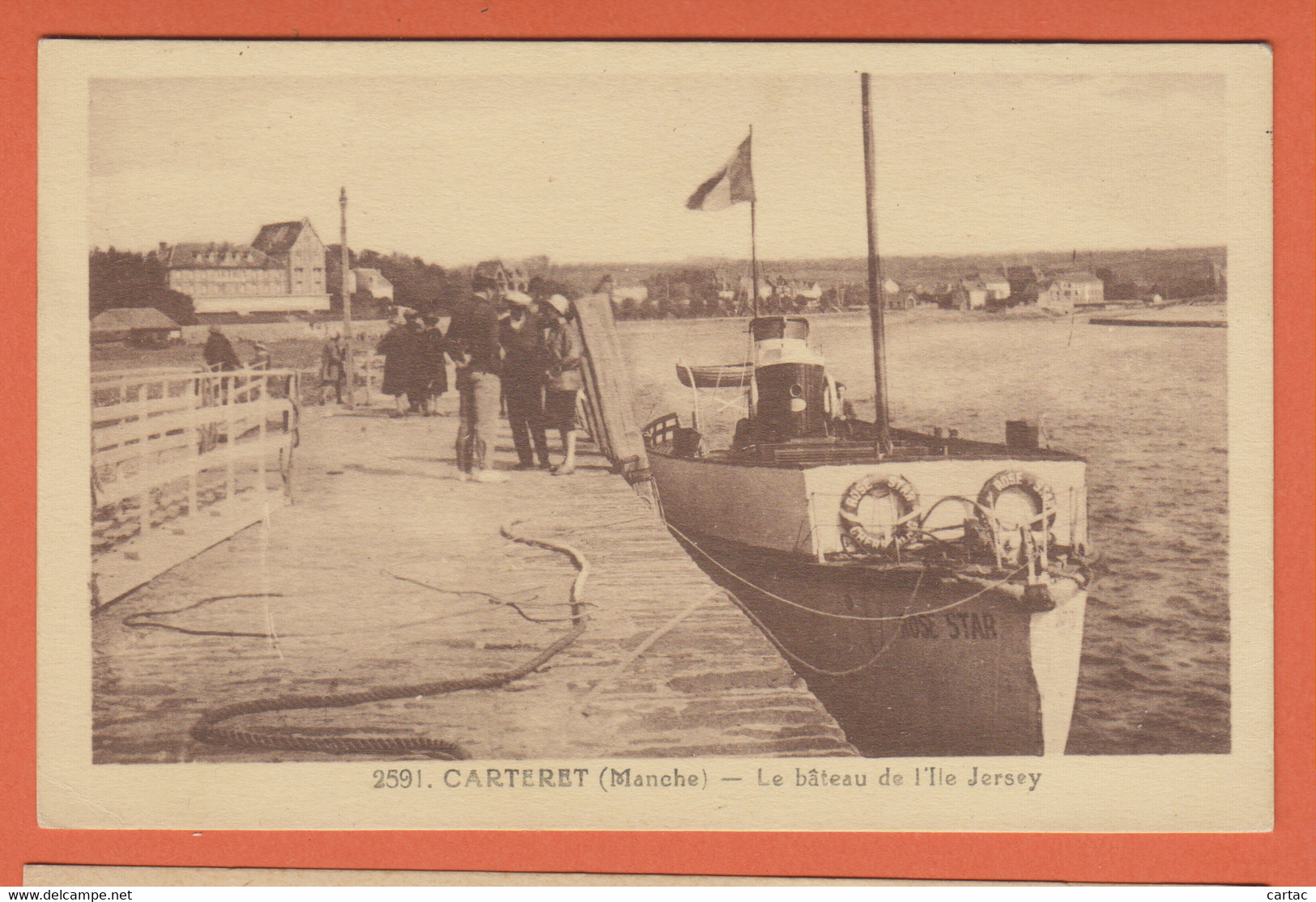 D50 - CARTERET - LE BÂTEAU DE L'ILE JERSEY - Plusieurs Personnes - Carte Sépia - Carteret