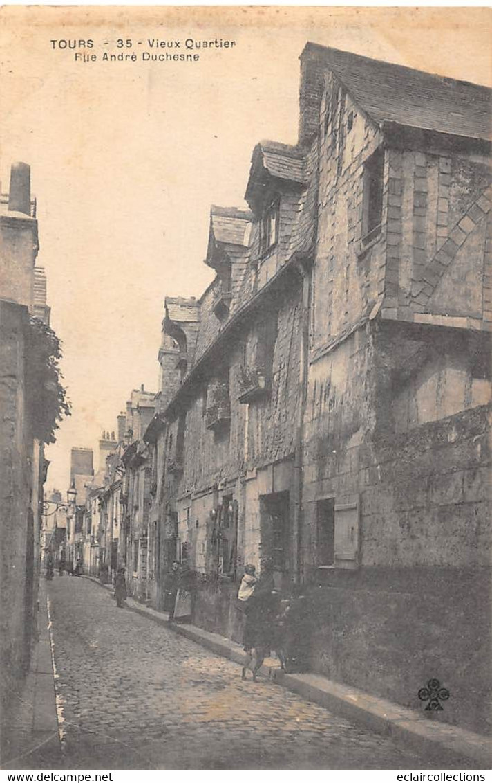 Tours     37           Vieux Quartier Rue André Duchesne  - Décollée - N° 35     (voir Scan) - Tours