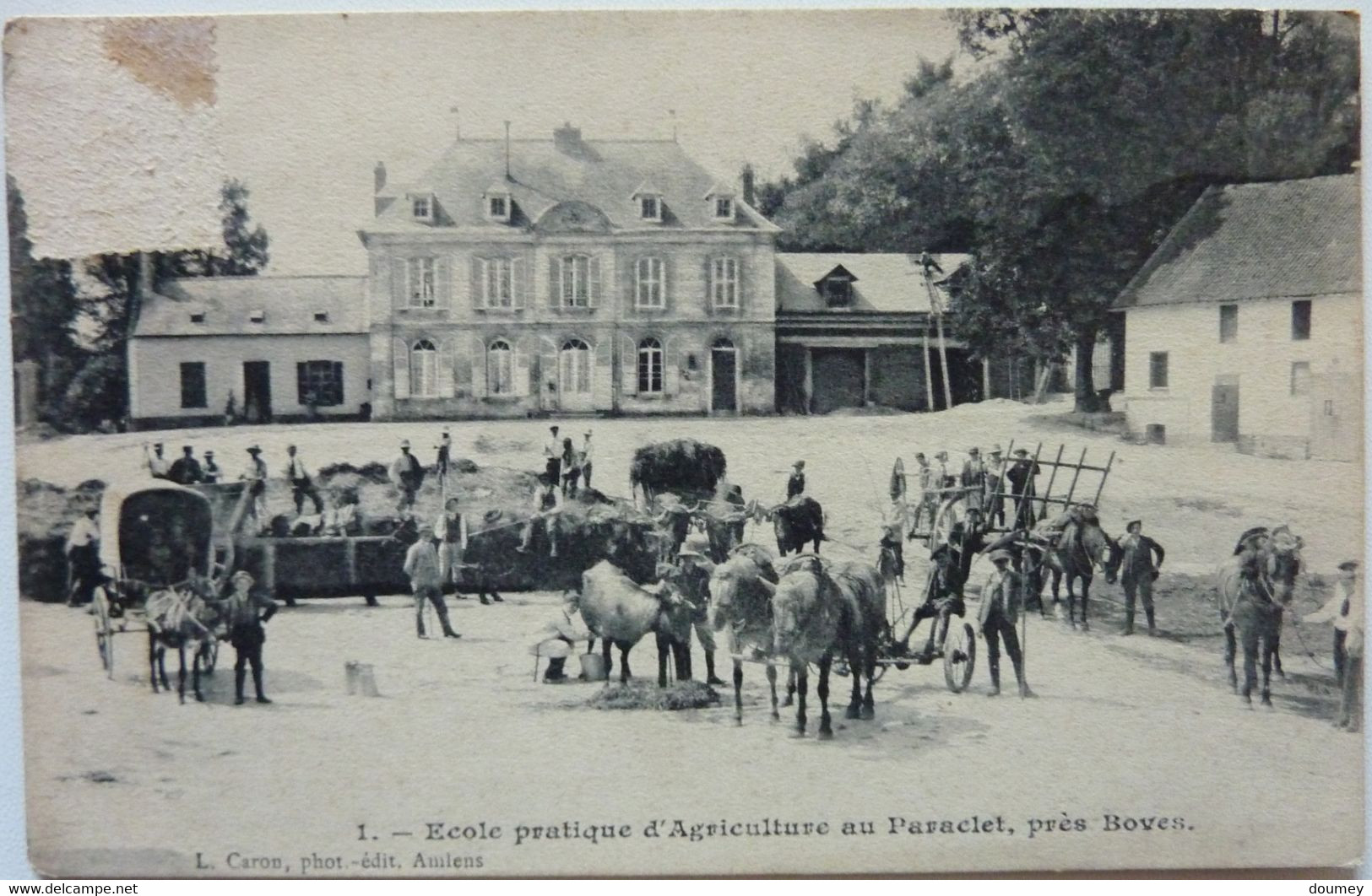 ÉCOLE PRATIQUE D'AGRICULTURE AU PARACLET, PRÈS BOVES - Boves