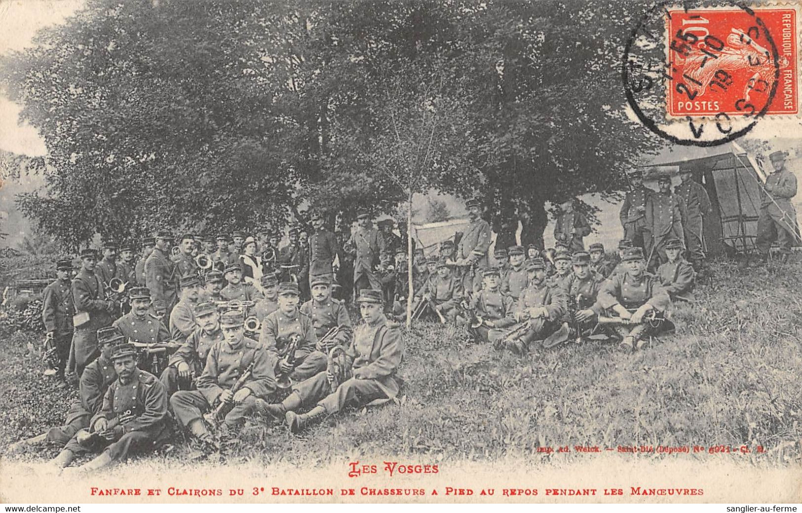 CPA 88 LES VOSGES FANFARE ET CLAIRONS DU 3e BATAILLON DE CHASSEURS A PIED AU REPOS PENDANT LES MANOEUVRES - Sonstige & Ohne Zuordnung