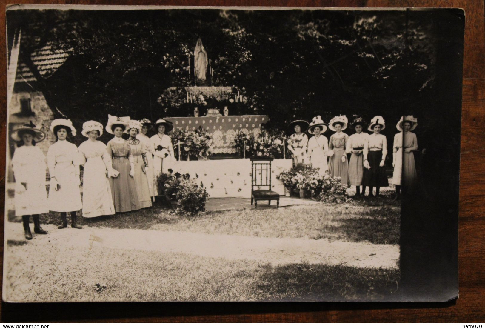 Carte Photo 1910's Femmes Cérémonie Religieuse Vierge Marie CPA Ak Animée - Autres & Non Classés