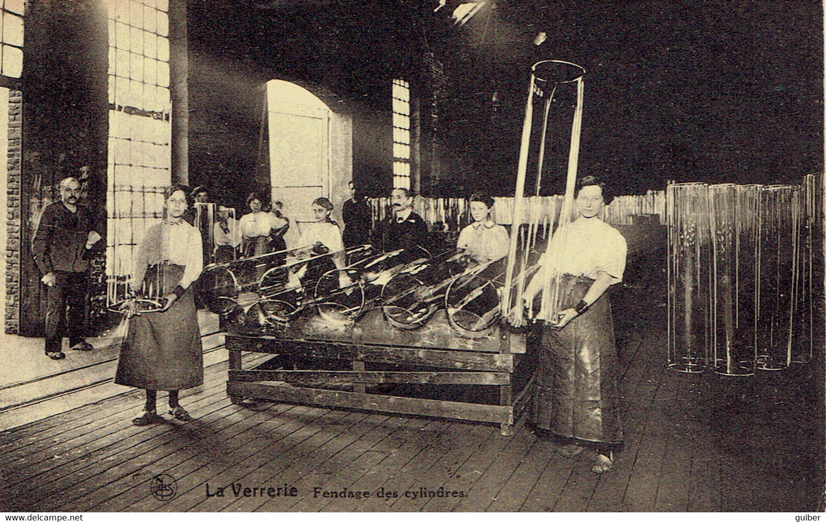 La Verrerie Fendage Des Cylindres Par Des Femmes Ouvrieres Nels - Craft