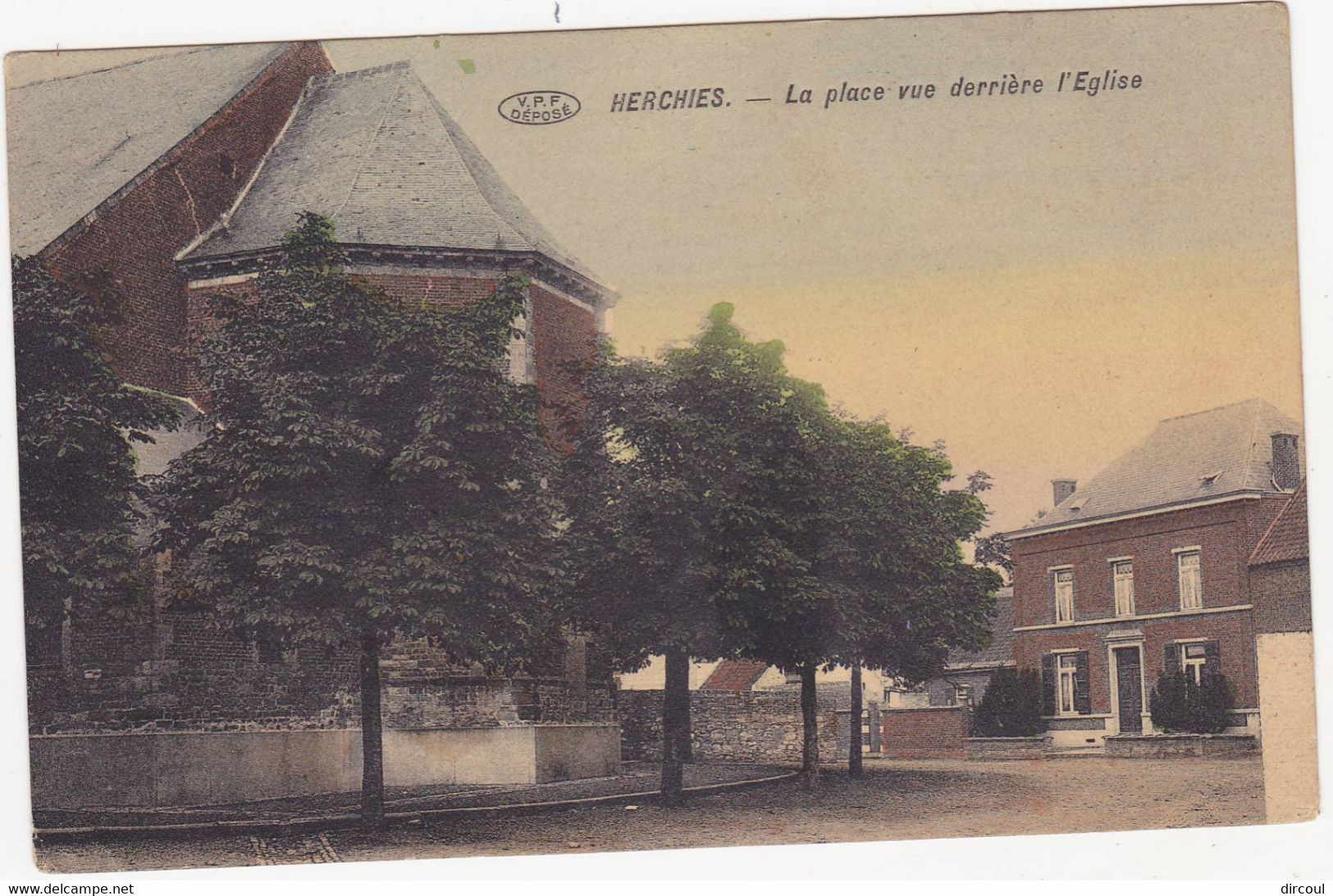 48993     Herchies  La Place  Vue  Derrière  L'église - Jurbise