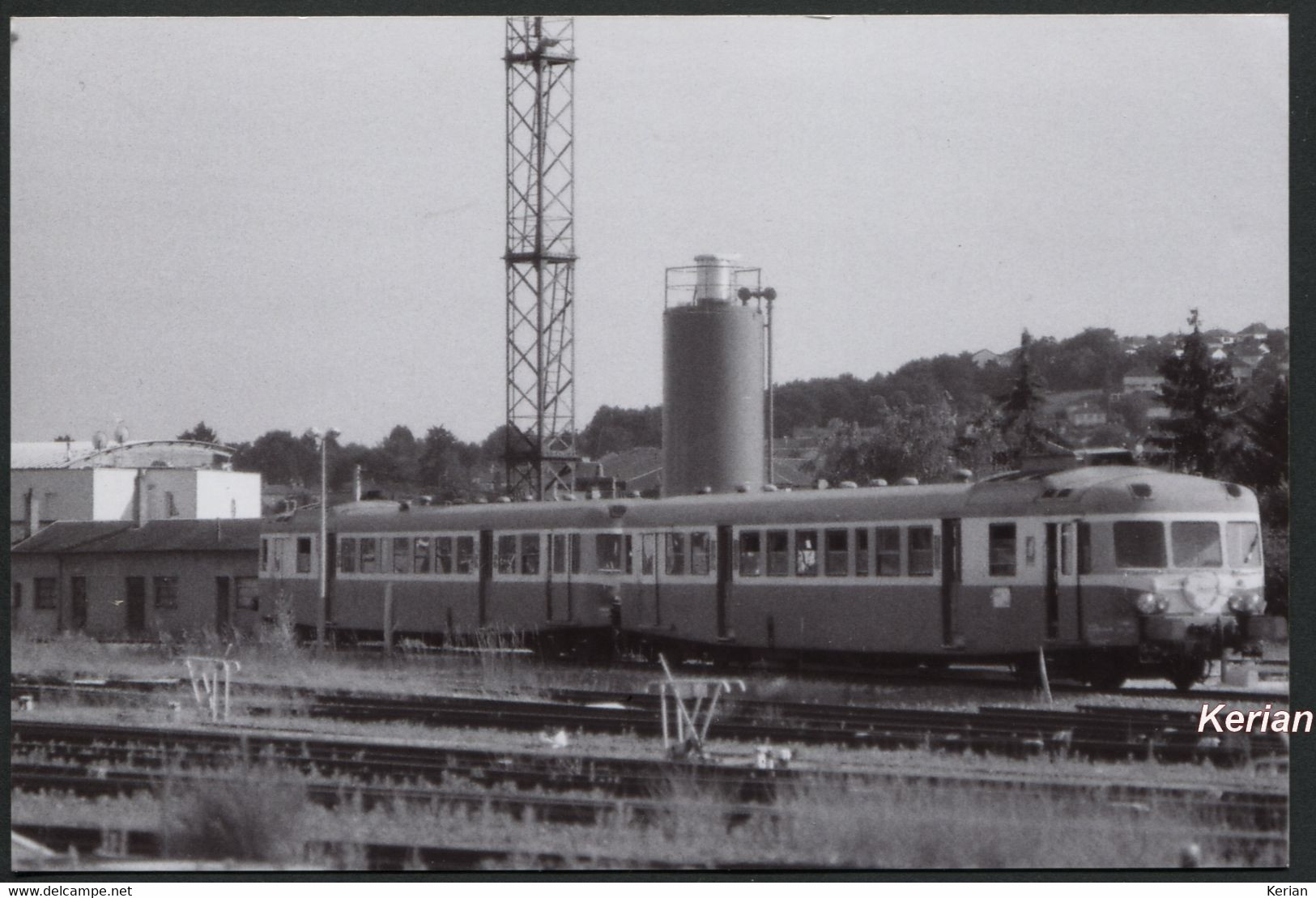 Photo Tirage Récent - Autorail Et Sa Remorque Quelque Part En France - Treni