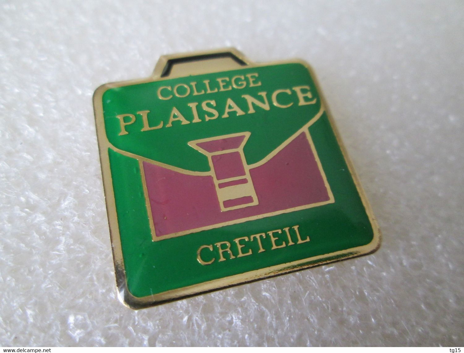 PIN'S    COLLEGE  PLAISANCE   CRETEIL - Administrations