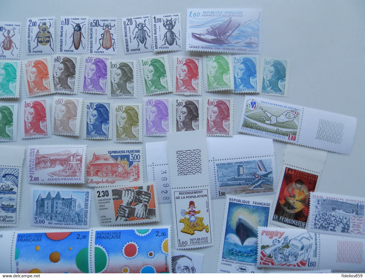 FRANCE ANNEE COMPLETE 1982 SOIT 89 TIMBRES ET 1 BLOC FEUILLET NEUFS SANS CHARNIERE NI TRACE 1ER CHOIX Voir Détail - 1980-1989