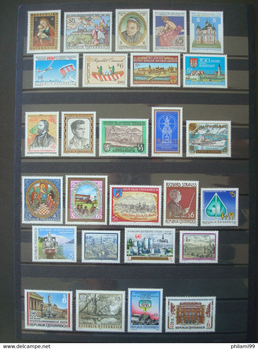 AUSTRIA 1983 -> 1990 MNH** 8 COMPLETE YEARS / 12 SCANS