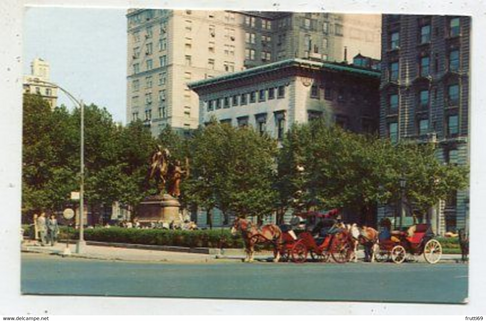 AK 04927 USA - New York City - Hansom Cabs In Central Park Plaza - Places & Squares