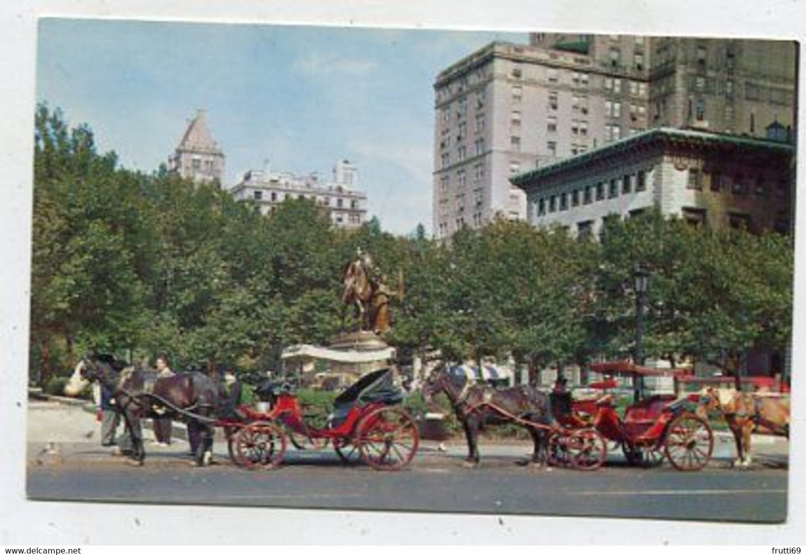 AK 04945 USA - New York City - Horse-Drawn Carriages On The 59th Street - Piazze