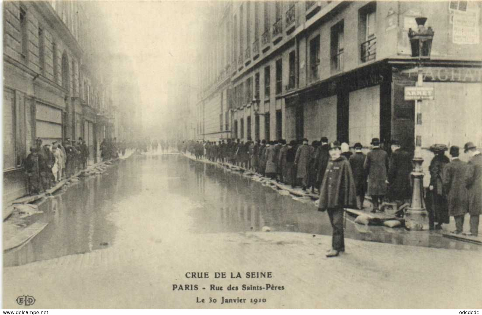 CRUE DE LA SEINE  PARIS  Rue Des Saints Pères Le 30 Janvier 1910 RV - Überschwemmung 1910