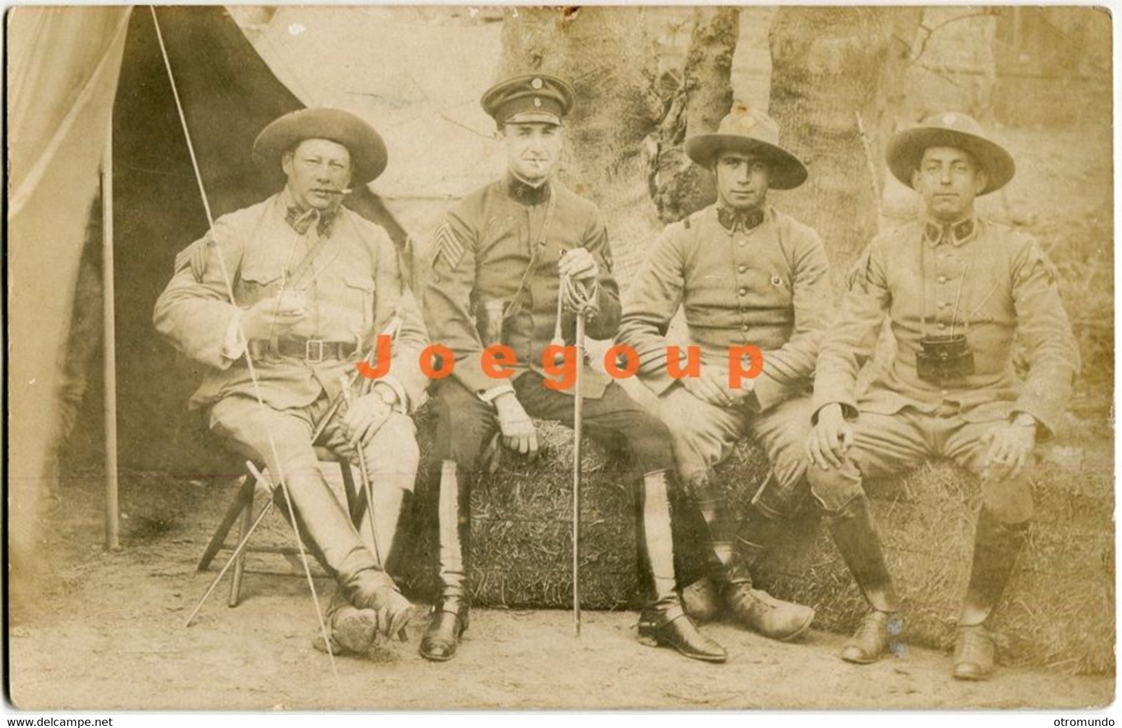 Photo Postcard Outdoor Portrait Military Men Soldiers Smoking Regimieno Nº 8 Ejército Argentino - Guerra, Militari