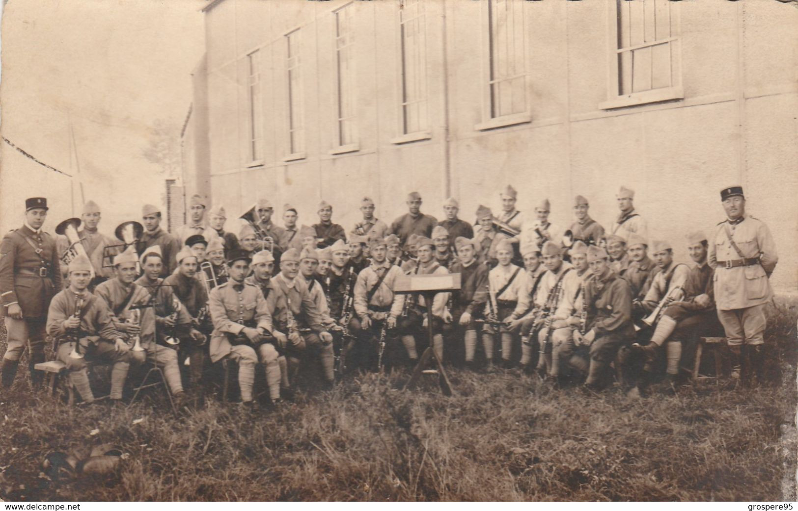 FANFARE MILITAIRES AU CAMP DE SISSONNE LE 20 AOUT 1930 CARTE PHOTO - Autres & Non Classés