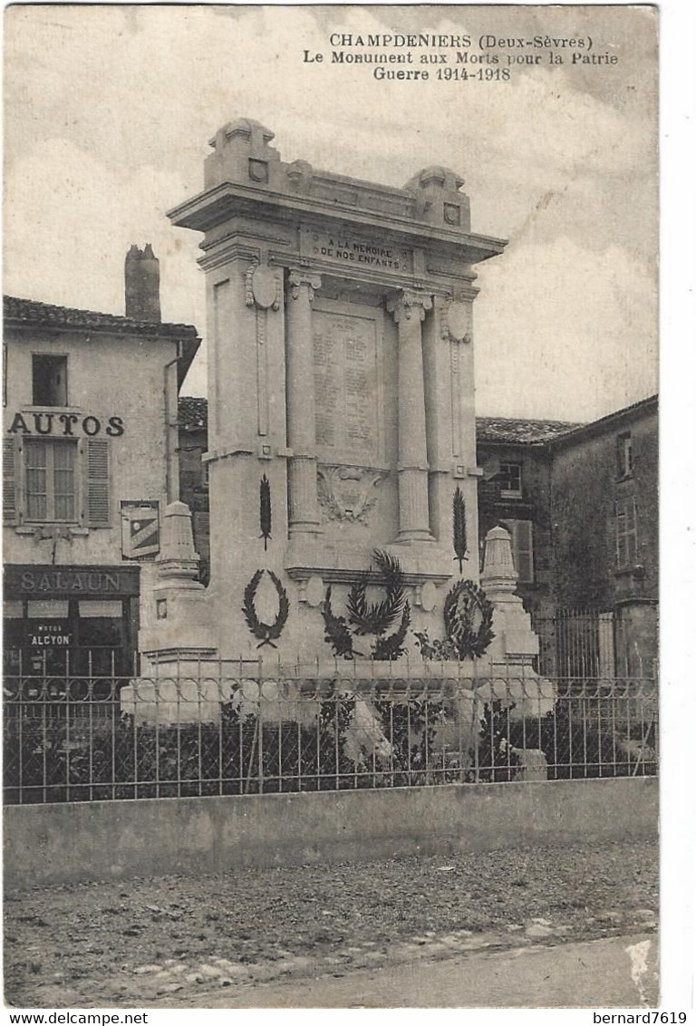 79     Champdeniers  Saint Denis   -   Monument Aux Morts Guerre 1914 - 1918 - Champdeniers Saint Denis