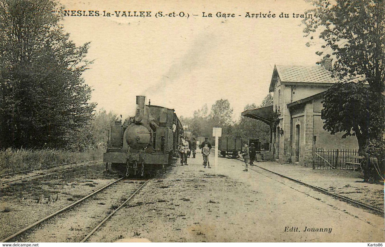 Nesles La Vallée * La Gare , Arrivée Du Train * Locomotive Machine * Ligne Chemin De Fer Val D'oise - Nesles-la-Vallée