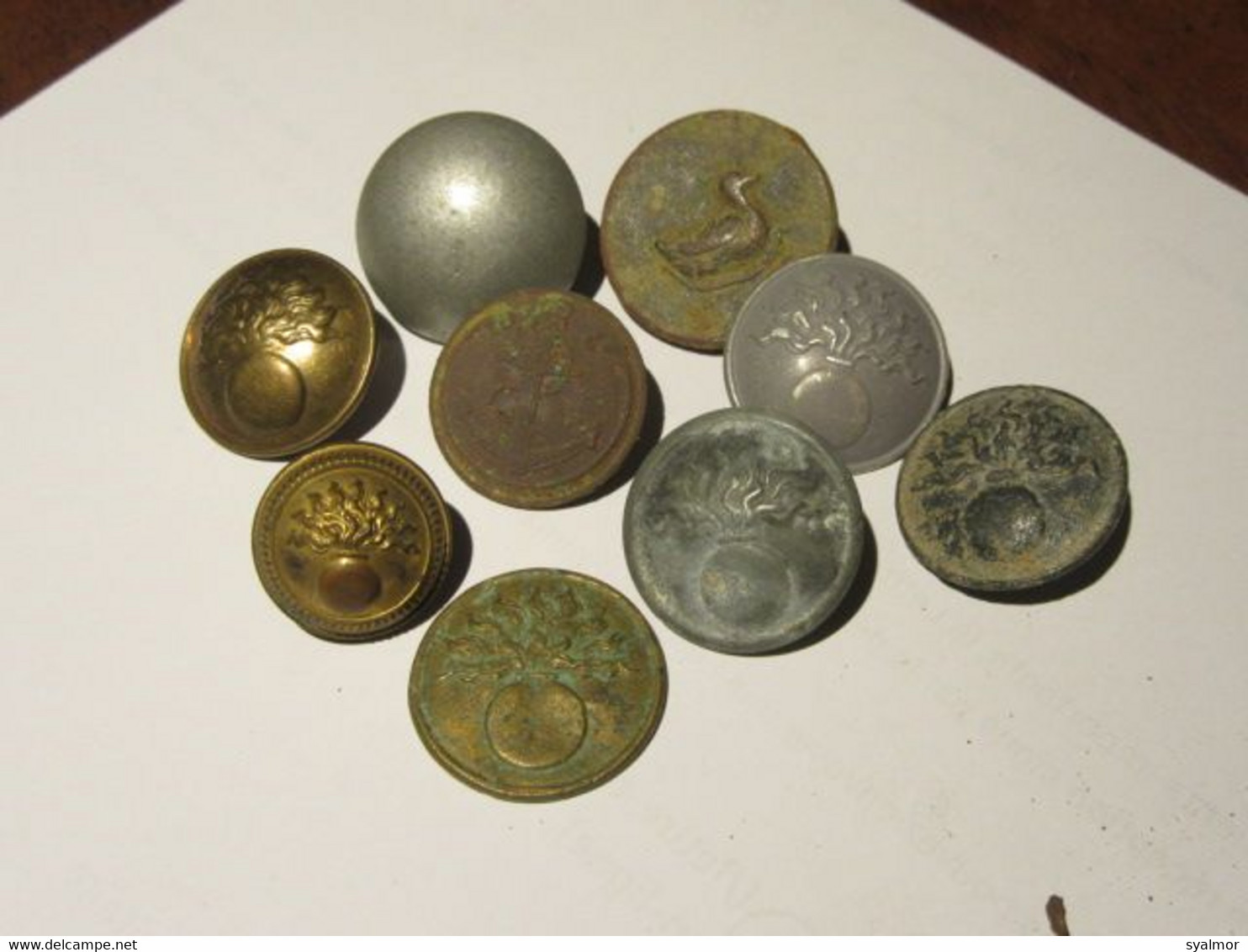 LOT DE BOUTONS MILITAIRES / TOUTES EPOQUES - Knöpfe