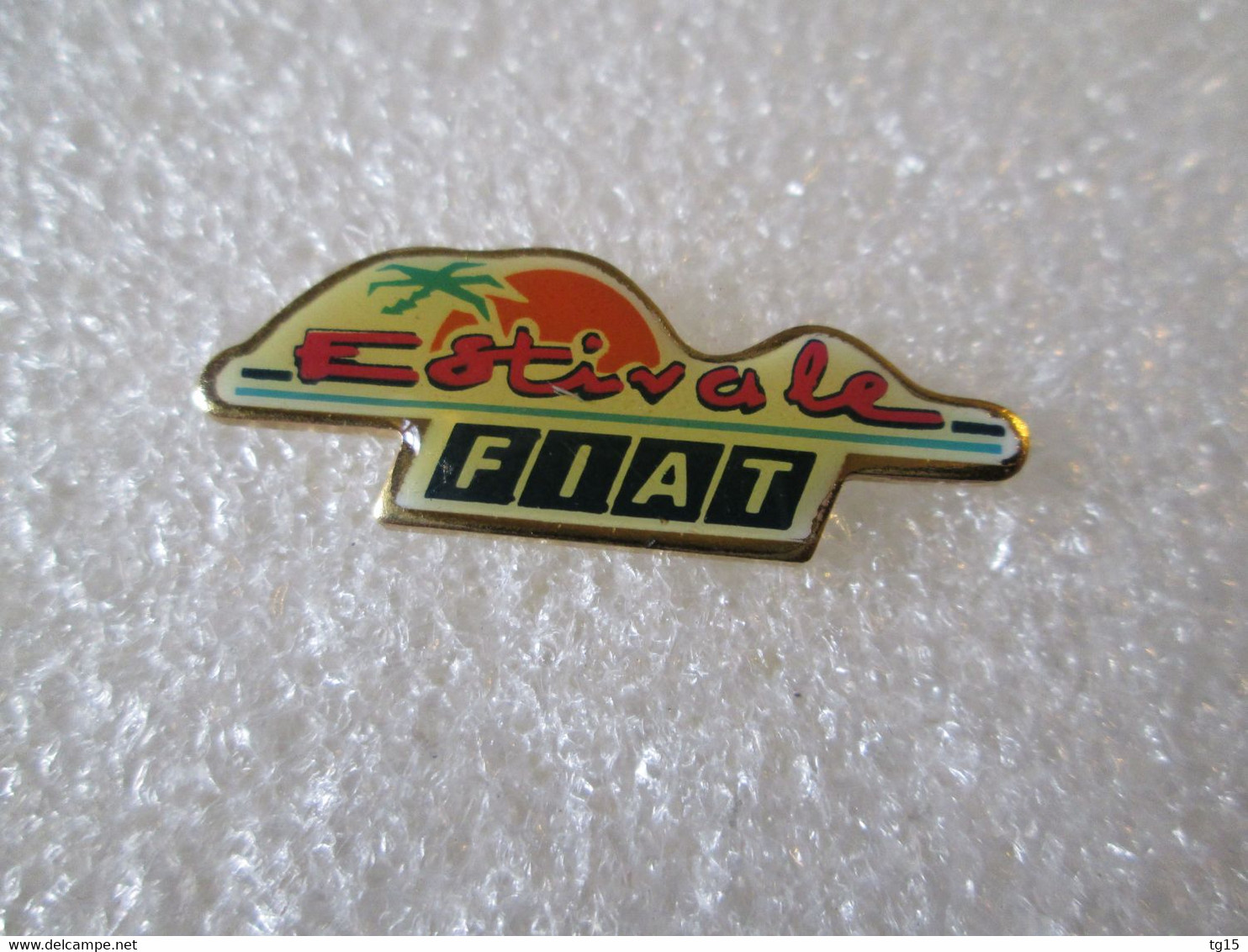 PIN'S    FIAT   ESTIVALE - Fiat