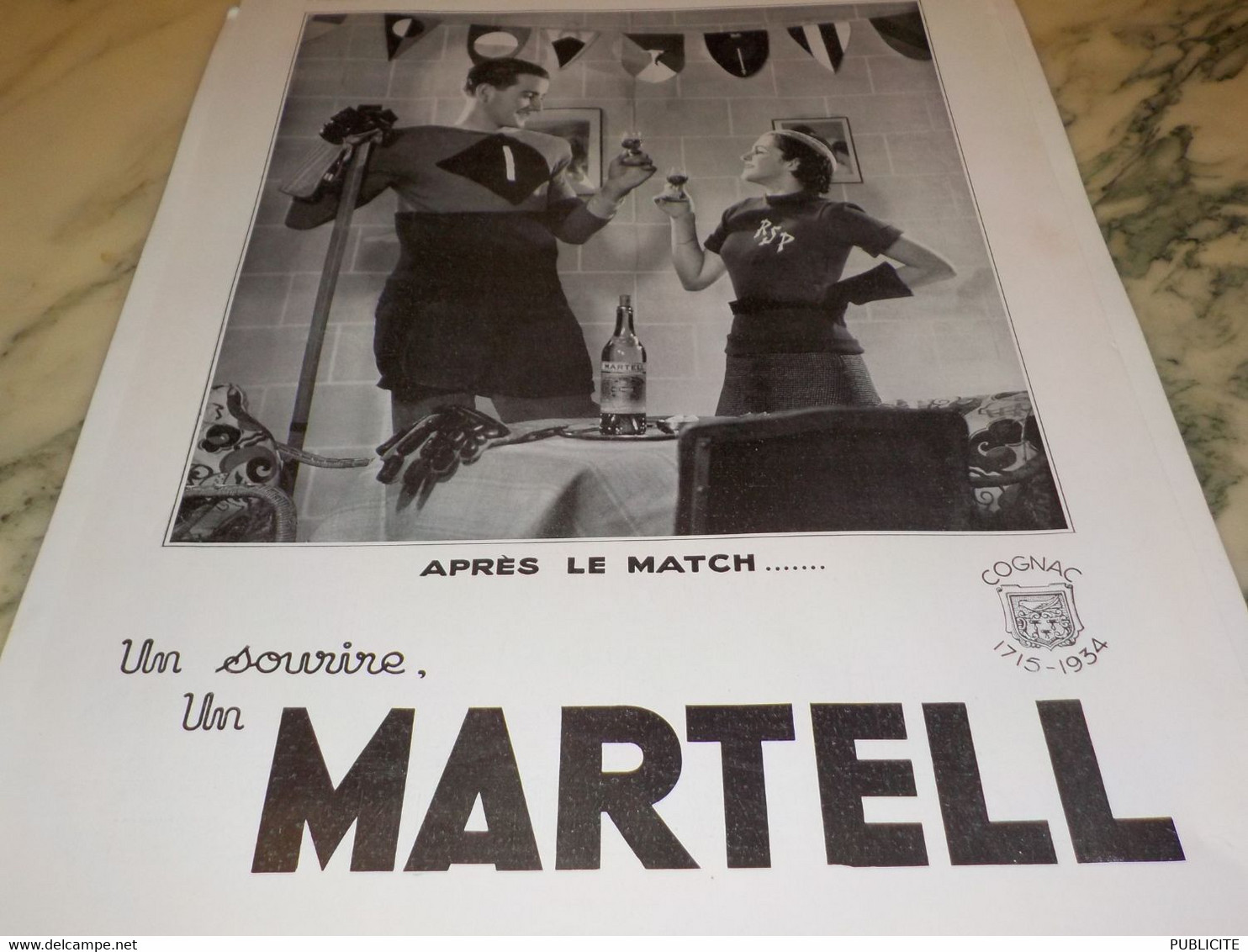 ANCIENNE PUBLICITE APRES UN MATCH UN SOURIRE UN COGNAC MARTELL  1934 - Sonstige & Ohne Zuordnung