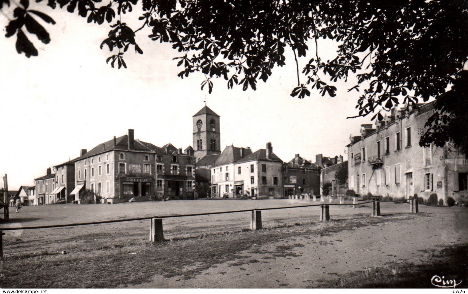 Argenton-Château (Deux-Sèvres) La Place Bergeon-Brossard, Vieux Clocher - Edition Combier, Carte CIM N° 111 - Argenton Chateau