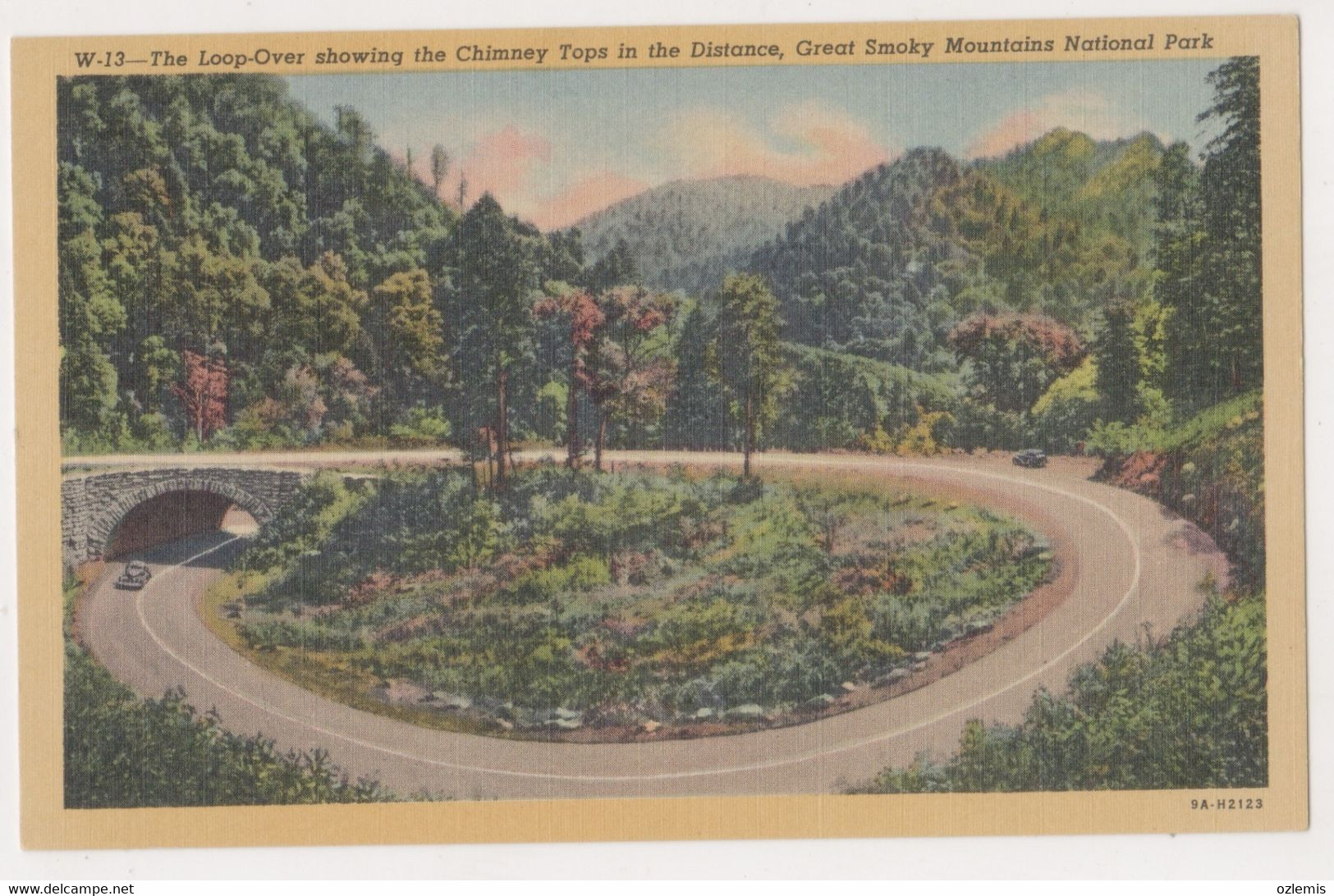 USA,TENNESSEE,THE LOOP-OVER SHOWING THE CHIMNEY TOPS IN THE DISTANCE,GREAT SMOKY MOUNTAINS NATIONAL PARK POSTCARD - Smokey Mountains