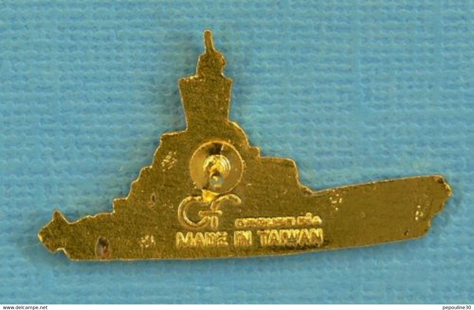 1 PIN'S //  ** LA FRÉGATE " LE CASSARD " D614 / NAVIRE MILITAIRE FRANÇAIS ** . (GF Groupe FIA) - Militaria