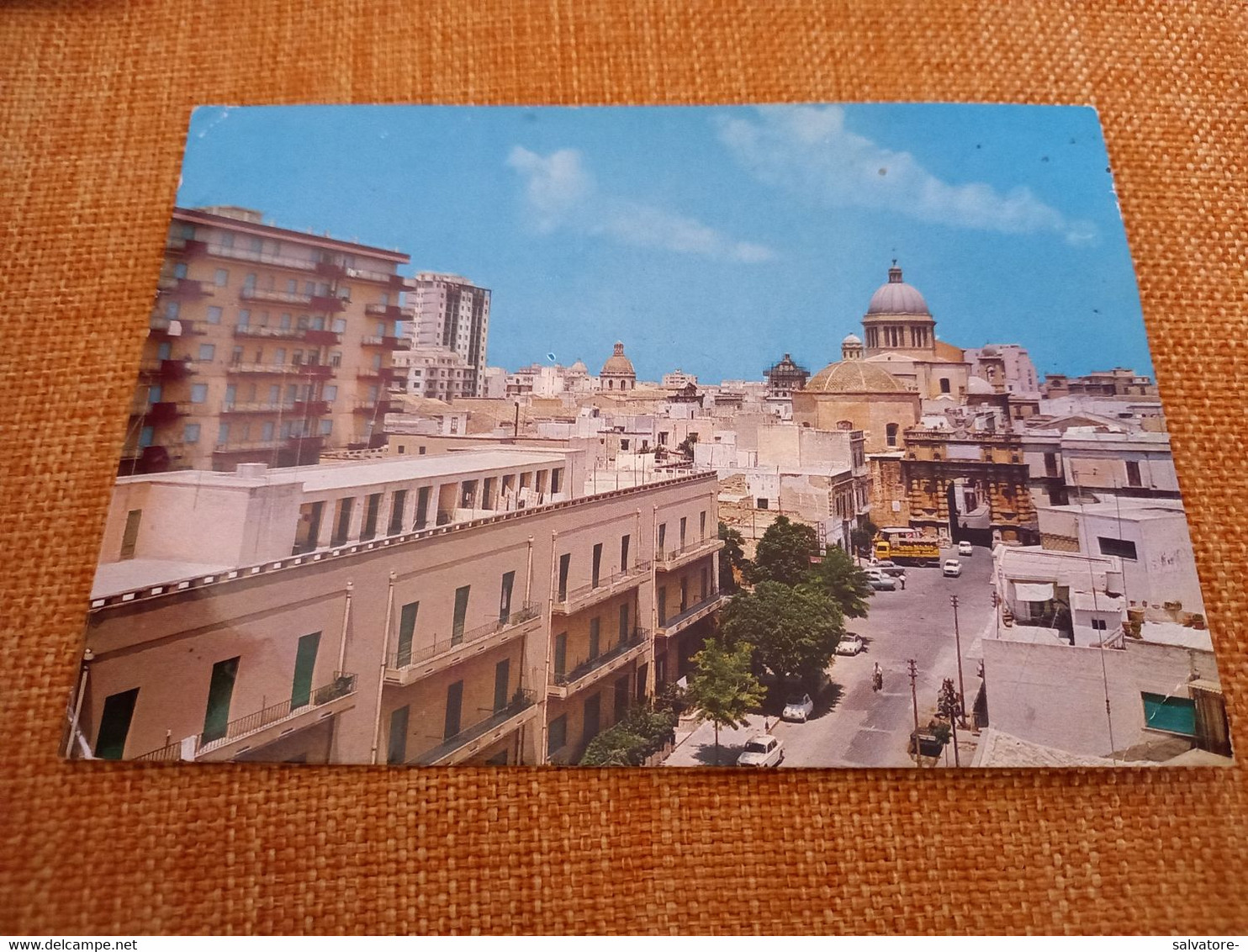 CARTOLINA MARSALA- VIA SCIPIONE L'AFRICANO E PORTA GARIBALDI- VIAGGIATA 1970 - Marsala