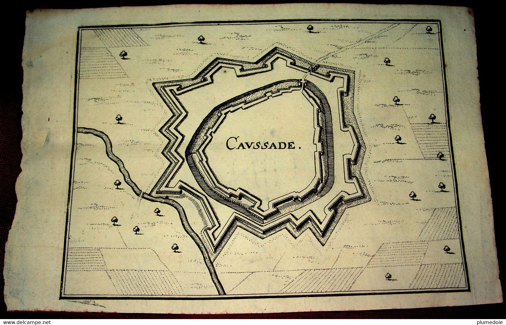 XVII ° SIECLE . PLAN DE LA VILLE DE CAUSSADE . TARN ET GARONNE . Gravure  TASSIN Ca 1634 .Papier à Trames  & Filigrane - Cartes Topographiques