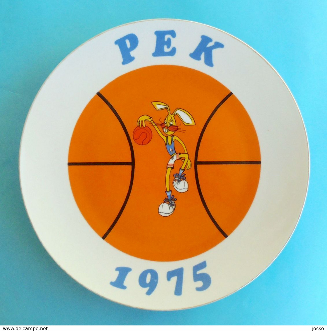 FIBA EuroBasket 1975 - Yugoslav Beautifull Old Porcelain Plate (Mascot) Basketball Basket-ball Pallacanestro Baloncesto - Abbigliamento, Souvenirs & Varie