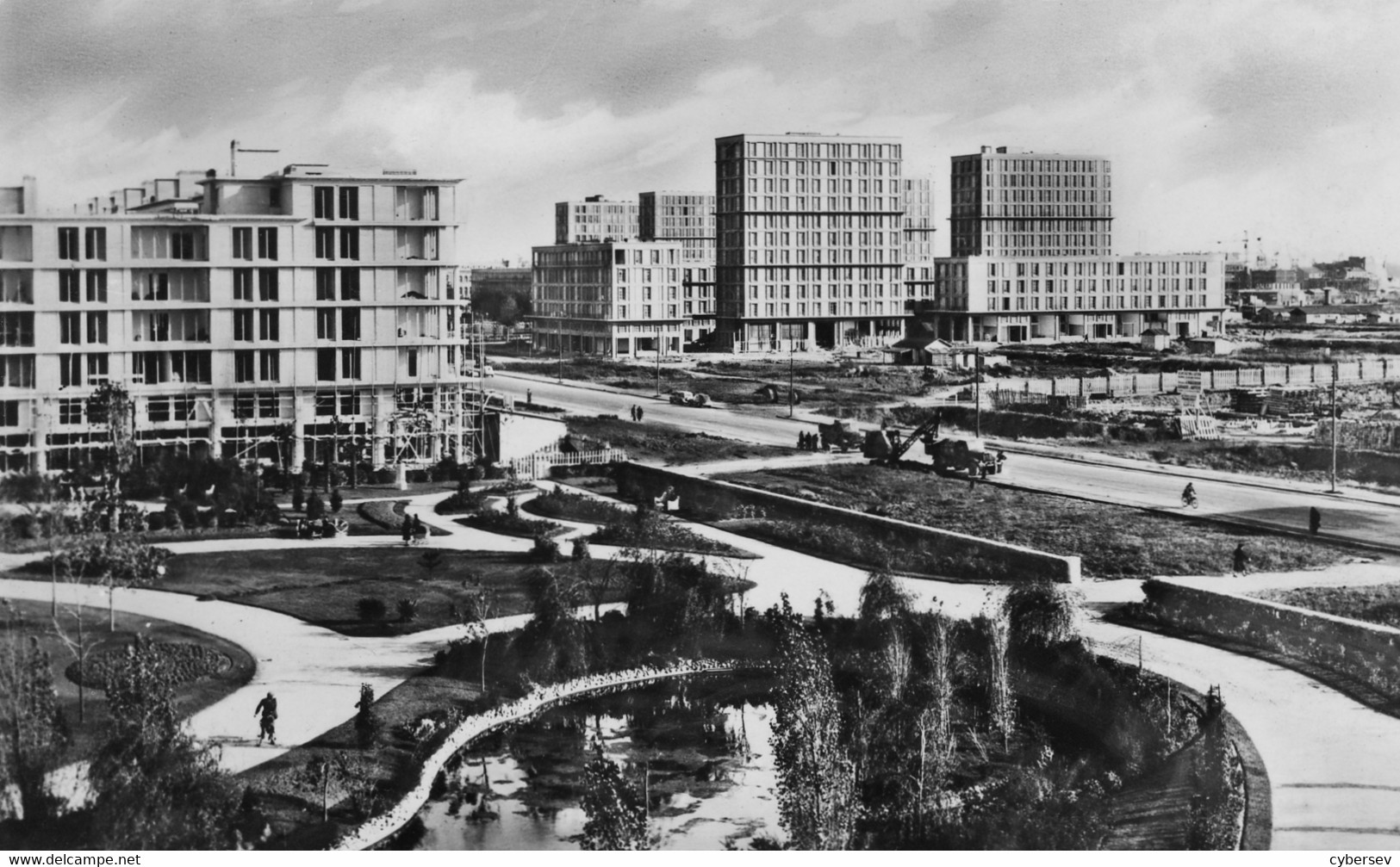 LE HAVRE - Le Square St-Roch Et Les I.S.A.I. - CPQM PF - Square Saint-Roch