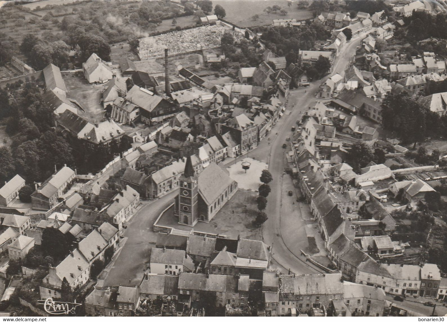 CPSM 59 TRELON VUE AERIENNE  L'EGLISE - Sonstige & Ohne Zuordnung