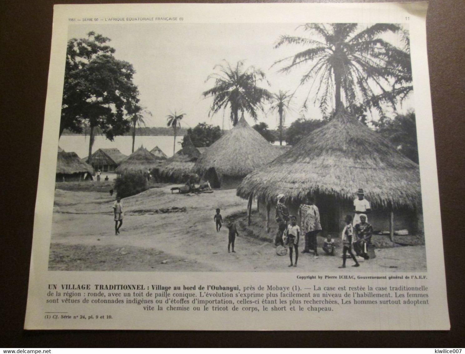 Centrafrique    VILLAGE Au Bord OUBANGUI    MOBAYE   Basse-Kotto  Documentation Phototograhique 1950 1960 - Centrafricaine (République)