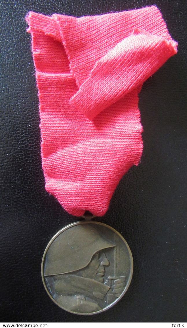Suisse - Médaille + Ruban Bataillon De Fusiliers N°7 - Canton De Genève - 1925 - 1937 - Bronze - Diam. 30mm, 13g - Autres & Non Classés