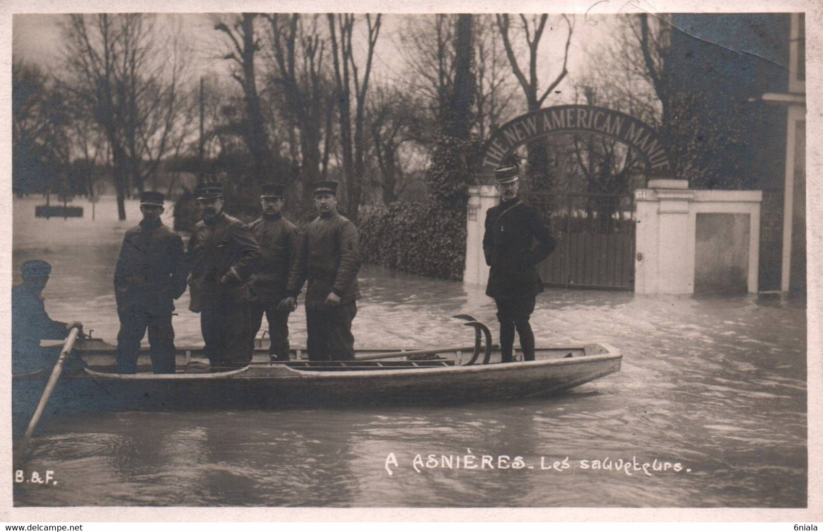 7112 ASNIERES  Inondé 1910 Les Sauveteurs  (carte Photo )  Inondation (scan Recto-verso)  Gendarme Pompiers - Asnieres Sur Seine