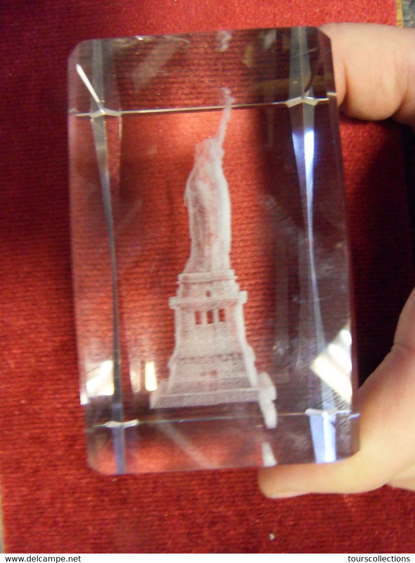 PRESSE PAPIER USA STATUE DE LA LIBERTE - NEW YORK - Plexiglass Poids 483 Grammes ! 78 Mm X 50 Mm X 50 Mm - Paper-weights