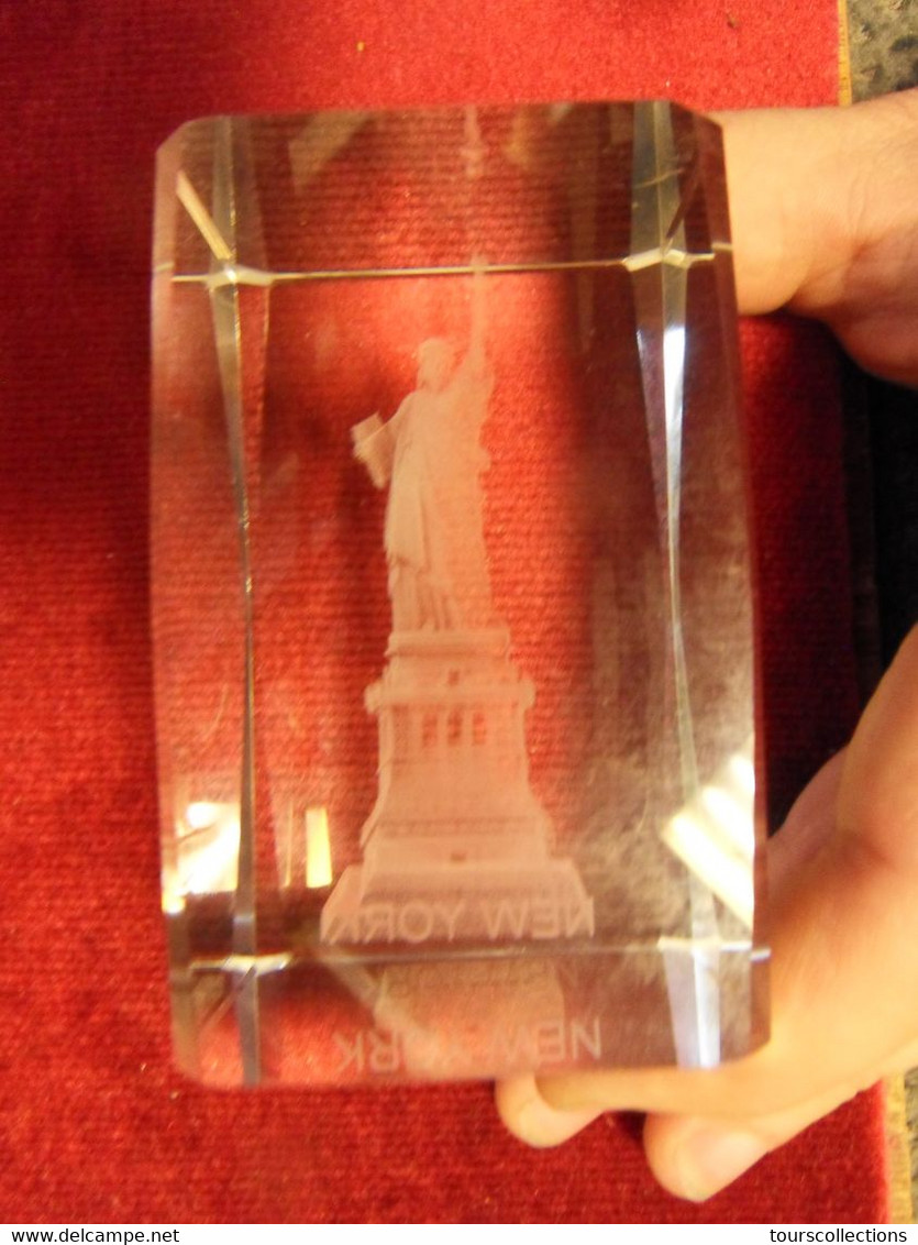 PRESSE PAPIER USA STATUE DE LA LIBERTE - NEW YORK - Plexiglass Poids 483 Grammes ! 78 Mm X 50 Mm X 50 Mm - Fermacarte