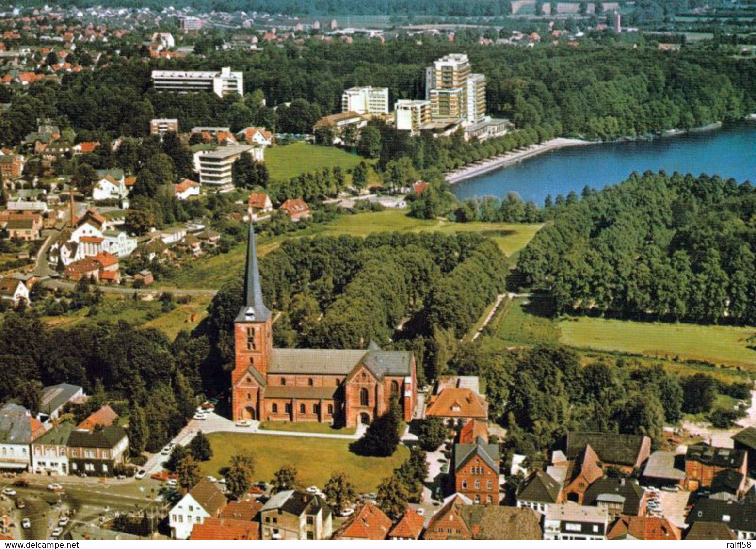 1 AK Germany / Schleswig-Holstein * Blick Auf Die Stadt Bad Segeberg Mit Der Marienkirche - Luftbildaufnahme * - Bad Segeberg