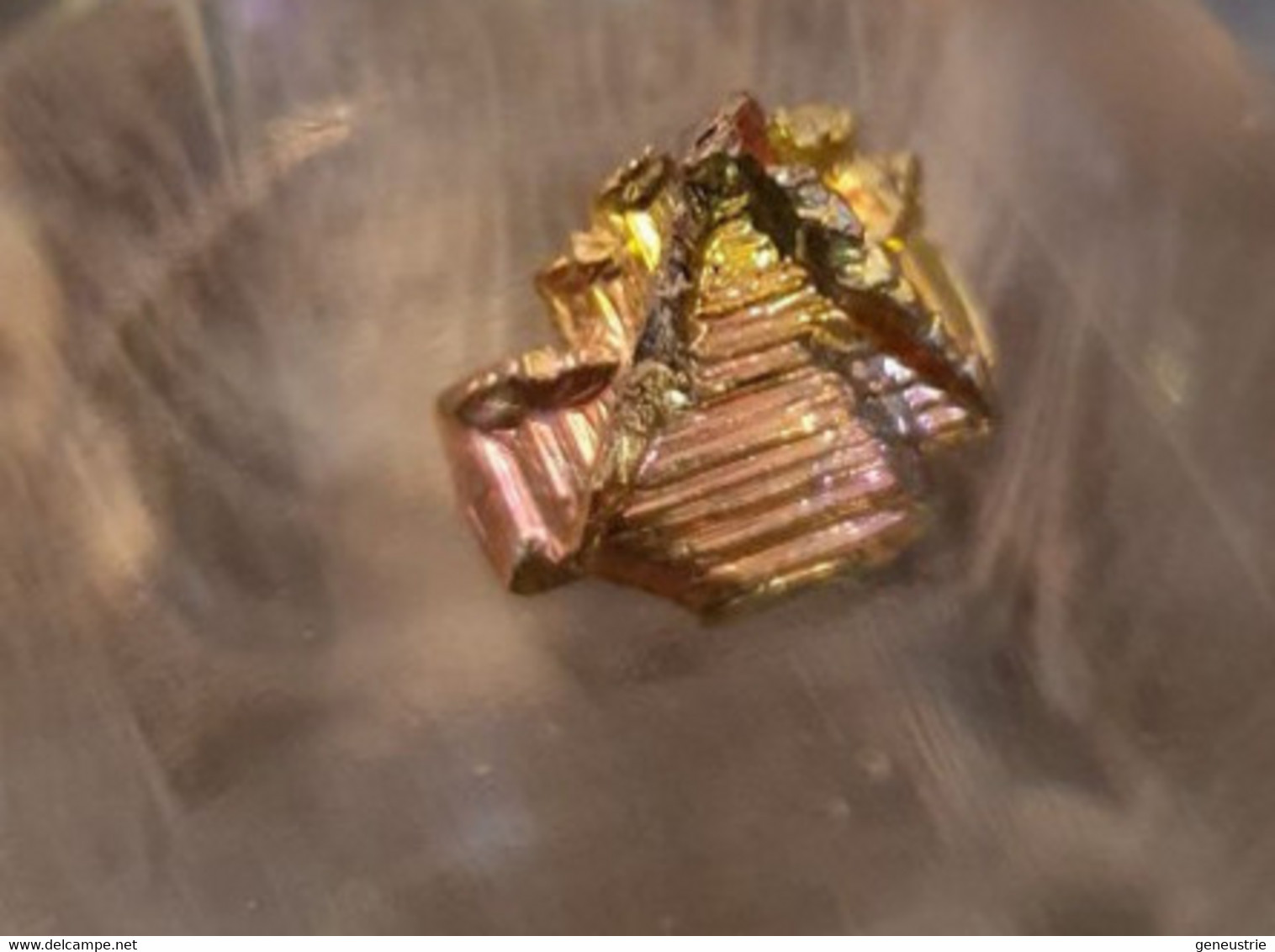 Cristal De Bismuth - 5.1gr - Minéraux