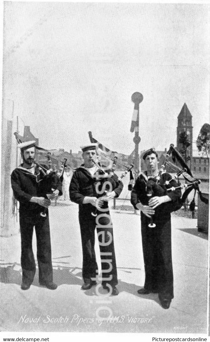 NAVAL SCOTCH PIPERS OF HMS VICTORY OLD B/W POSTCARD NAVY MILITARY - Regiments