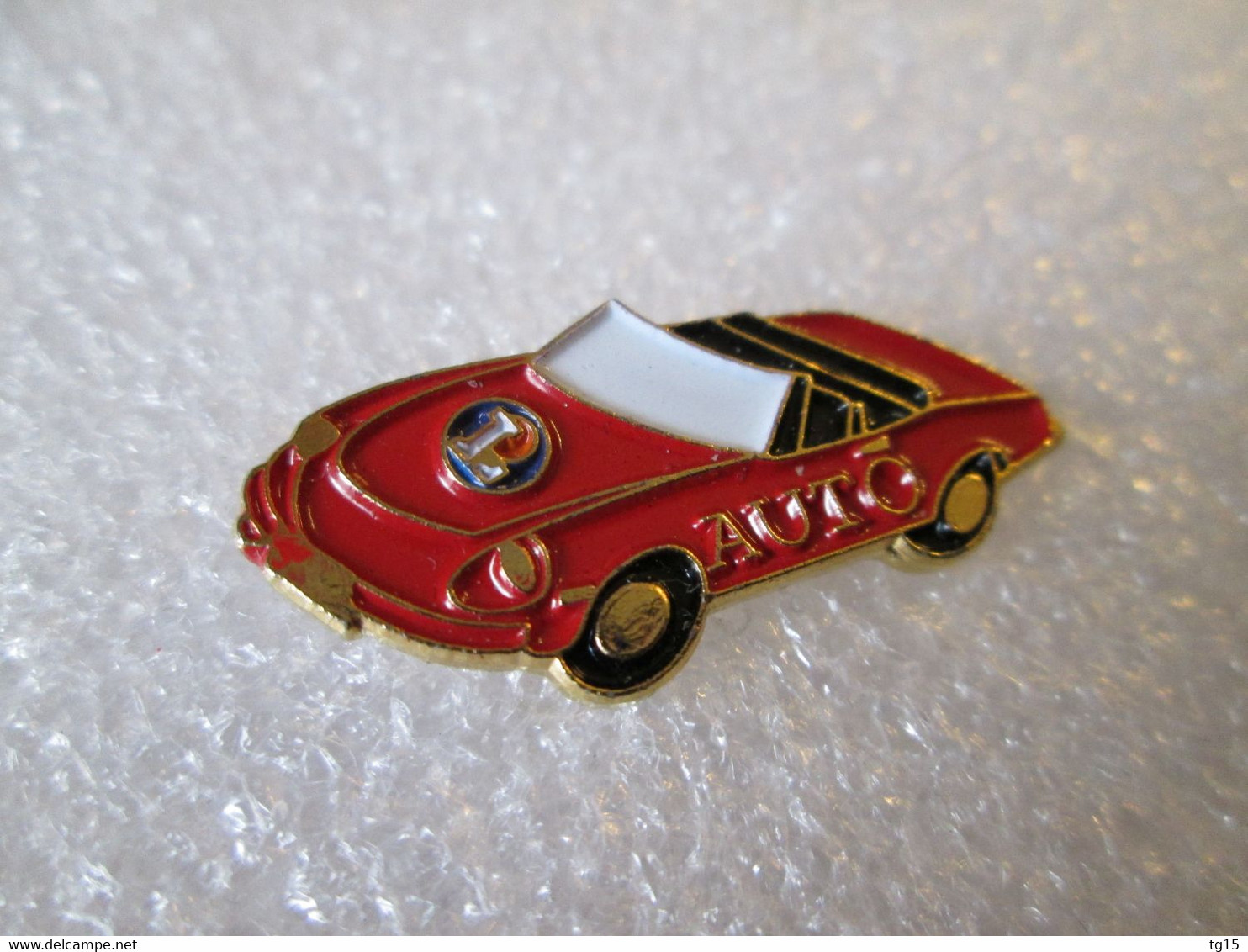 PIN'S    ALFA  ROMEO  SPIDER  2000     LECLERC  AUTO - Alfa Romeo